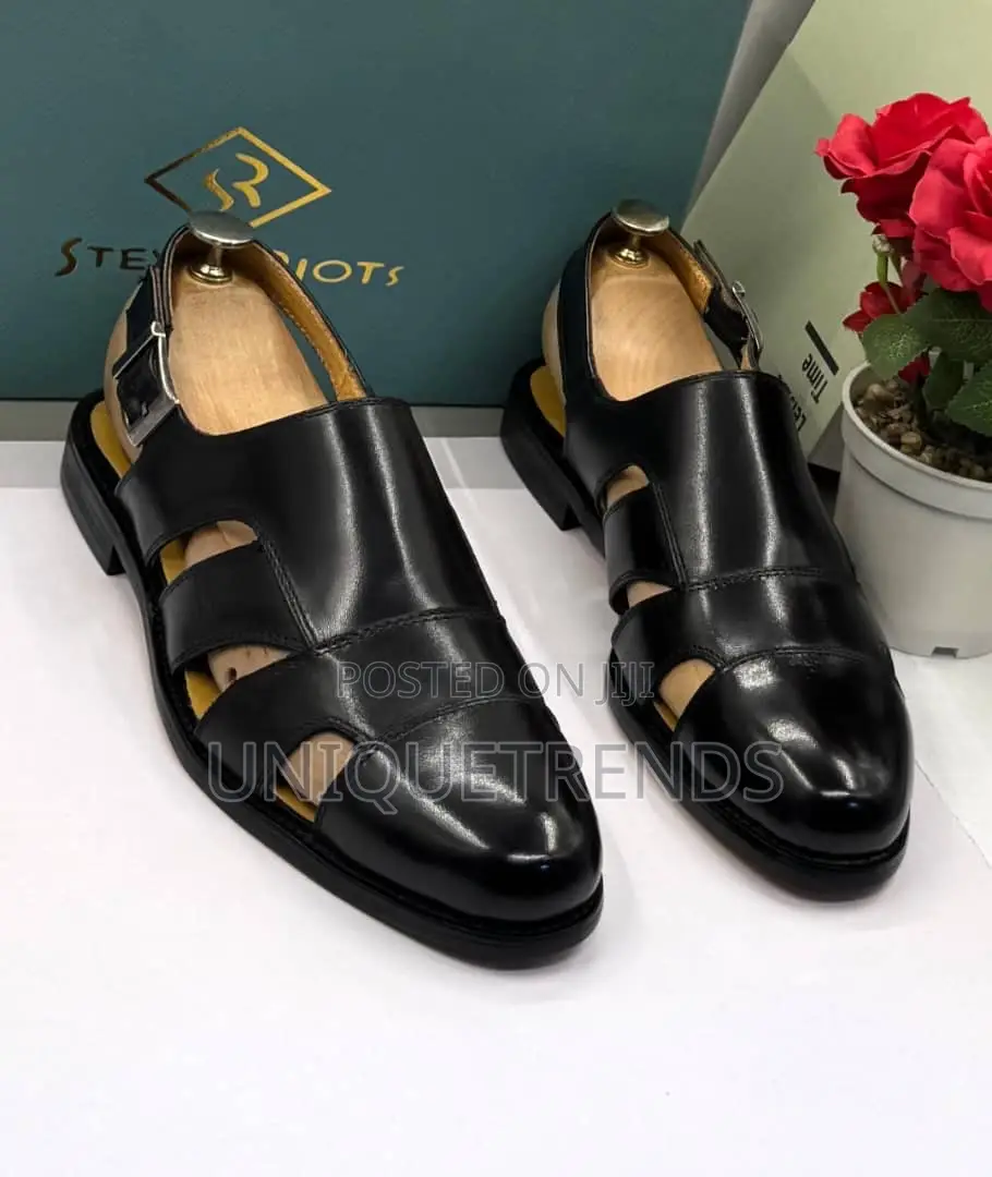 Executive STEVE RIOTS Leather Sandals (Black)