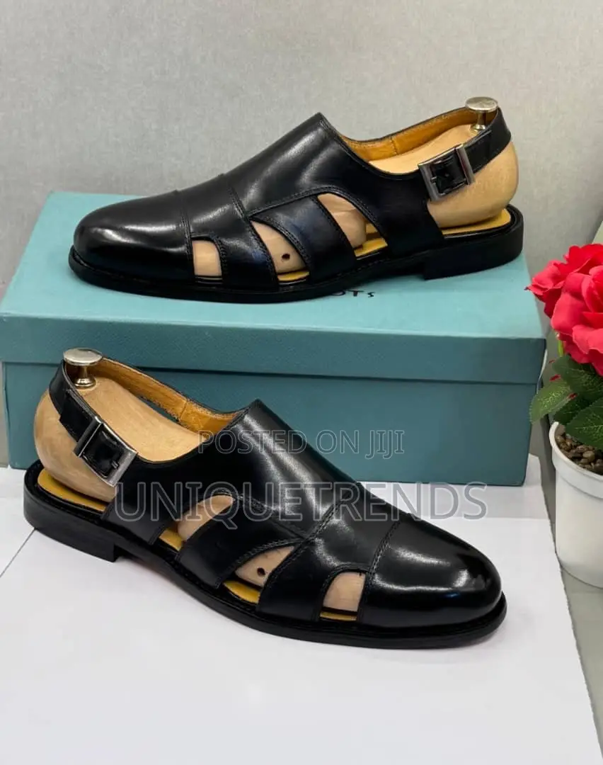 Executive STEVE RIOTS Leather Sandals (Black)
