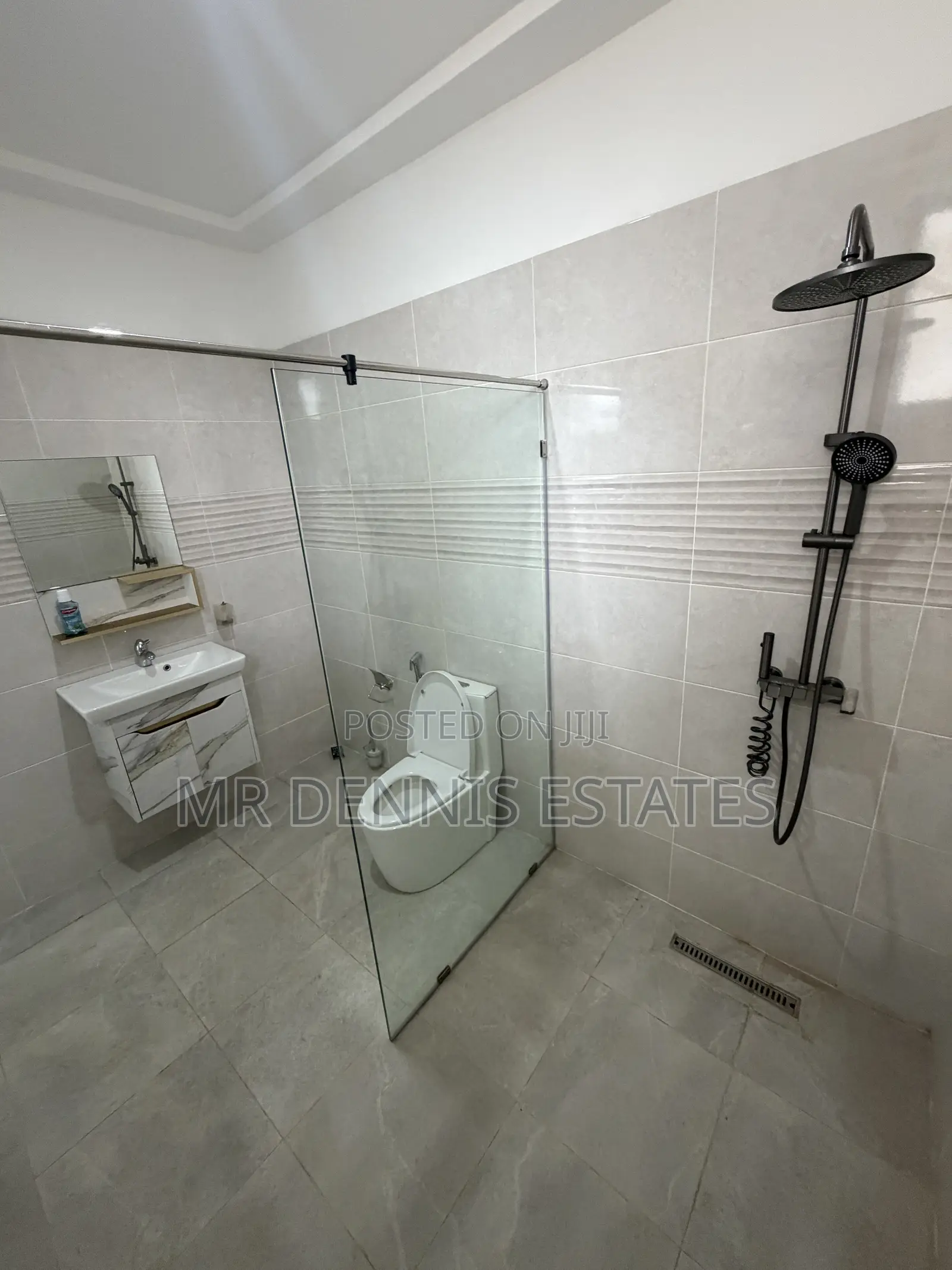 Furnished 2bdrm Apartment in East Airport, Tseaddo for sale