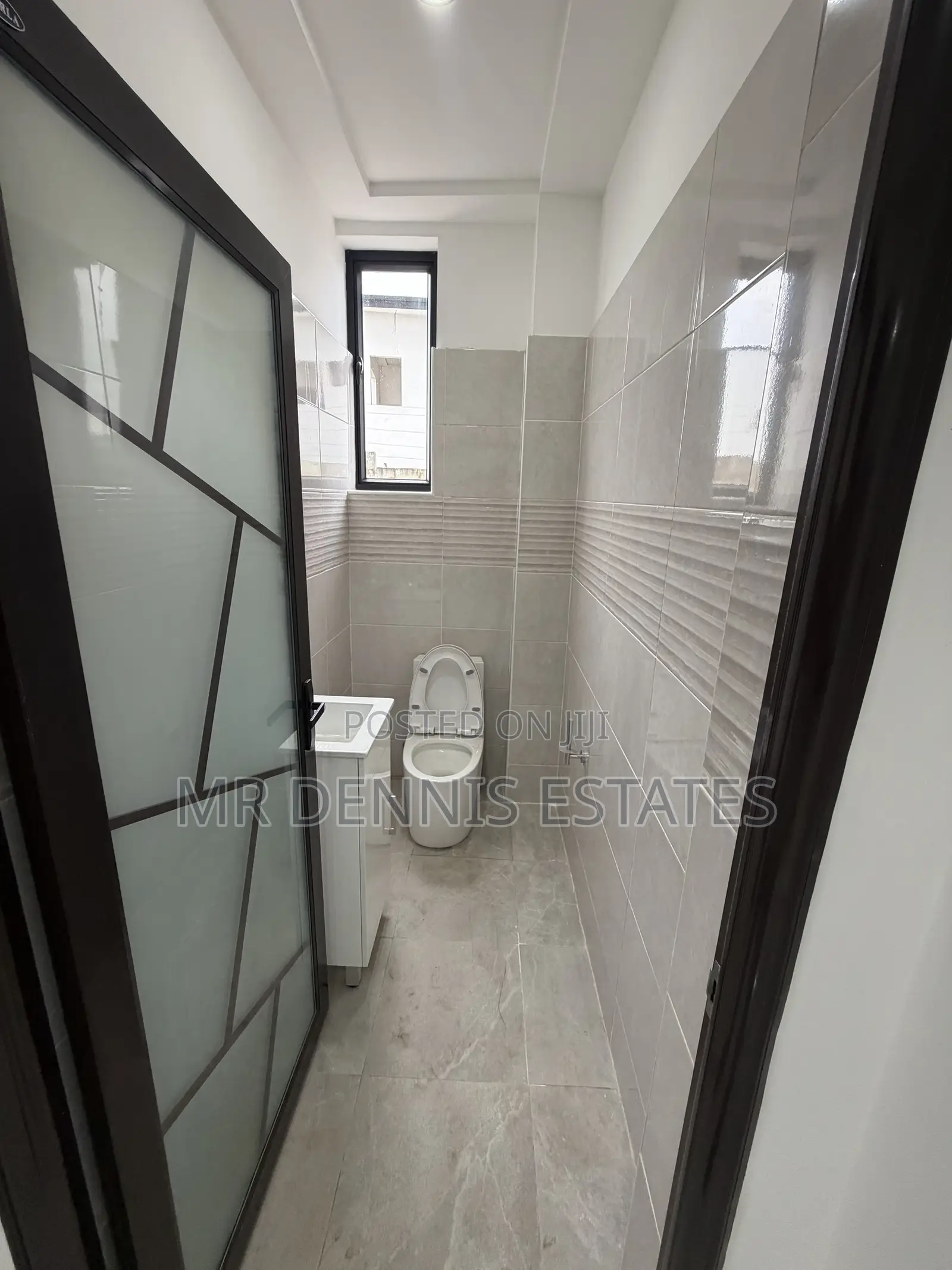 Furnished 2bdrm Apartment in East Airport, Tseaddo for sale