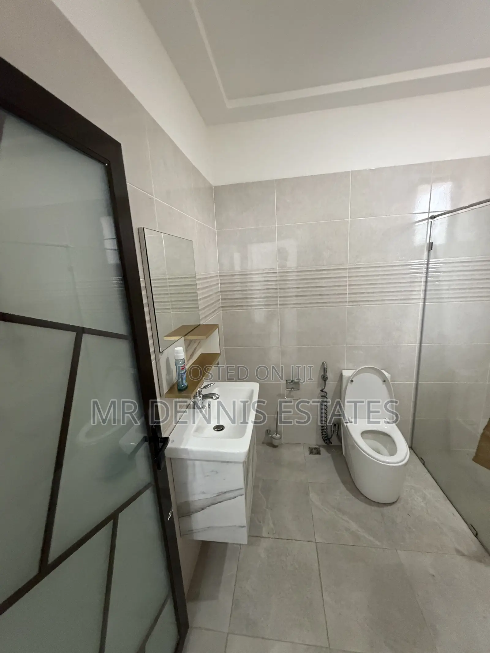 Furnished 2bdrm Apartment in East Airport, Tseaddo for sale
