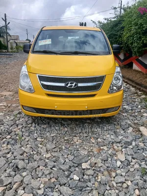 Hyundai Starex 2014 Yellow
