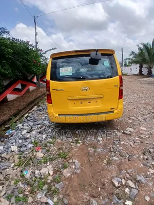 Hyundai Starex 2014 Yellow