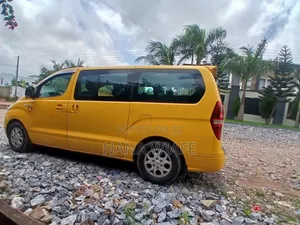 Hyundai Starex 2014 Yellow