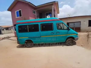 Mercedes-Benz Sprinter 2010 Green