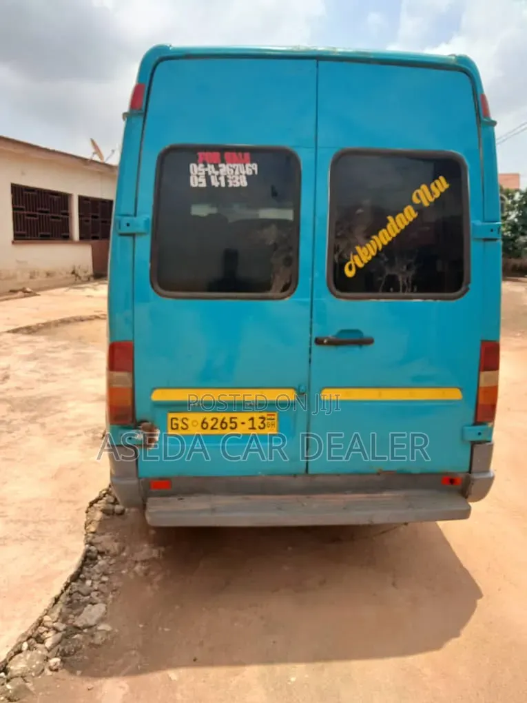 Mercedes-Benz Sprinter 2010 Green