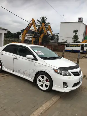 Toyota Corolla S 4dr Sedan (1.8L 4cyl 4A) 2013 White