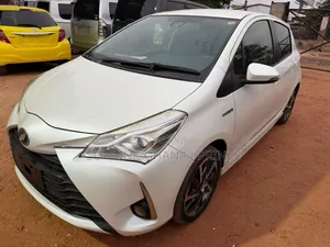 Toyota Vitz 1.3 AWD 3dr 2017 White