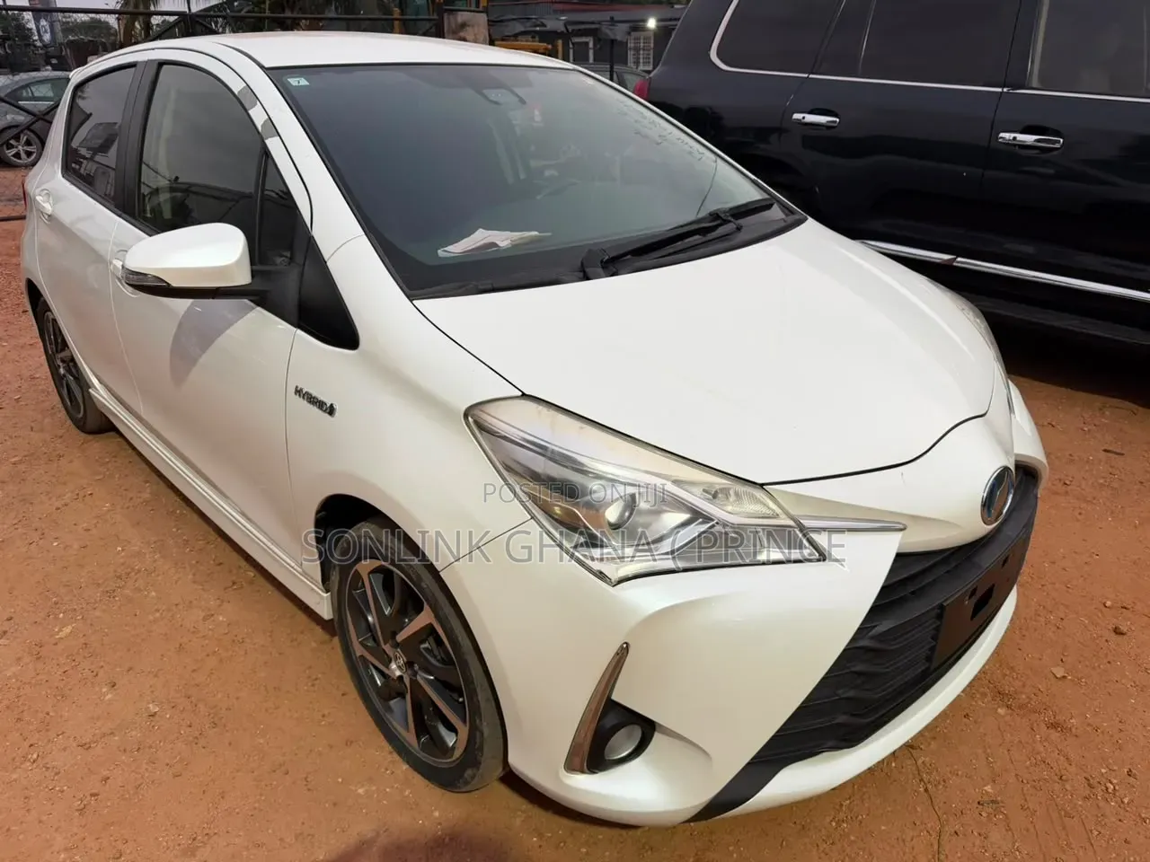 Toyota Vitz 1.3 AWD 3dr 2017 White