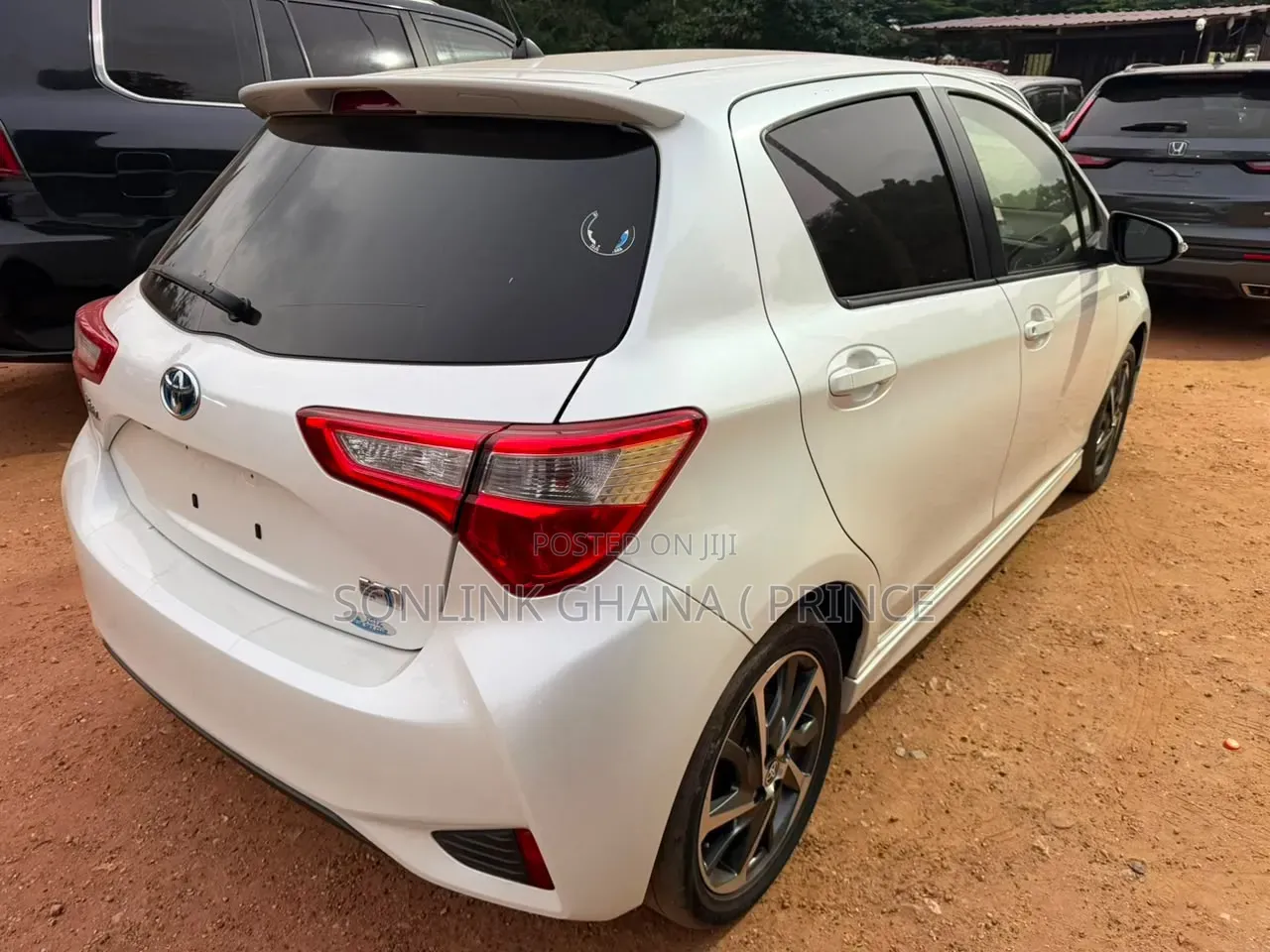 Toyota Vitz 1.3 AWD 3dr 2017 White