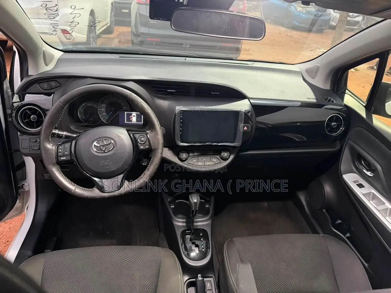 Toyota Vitz 1.3 AWD 3dr 2017 White