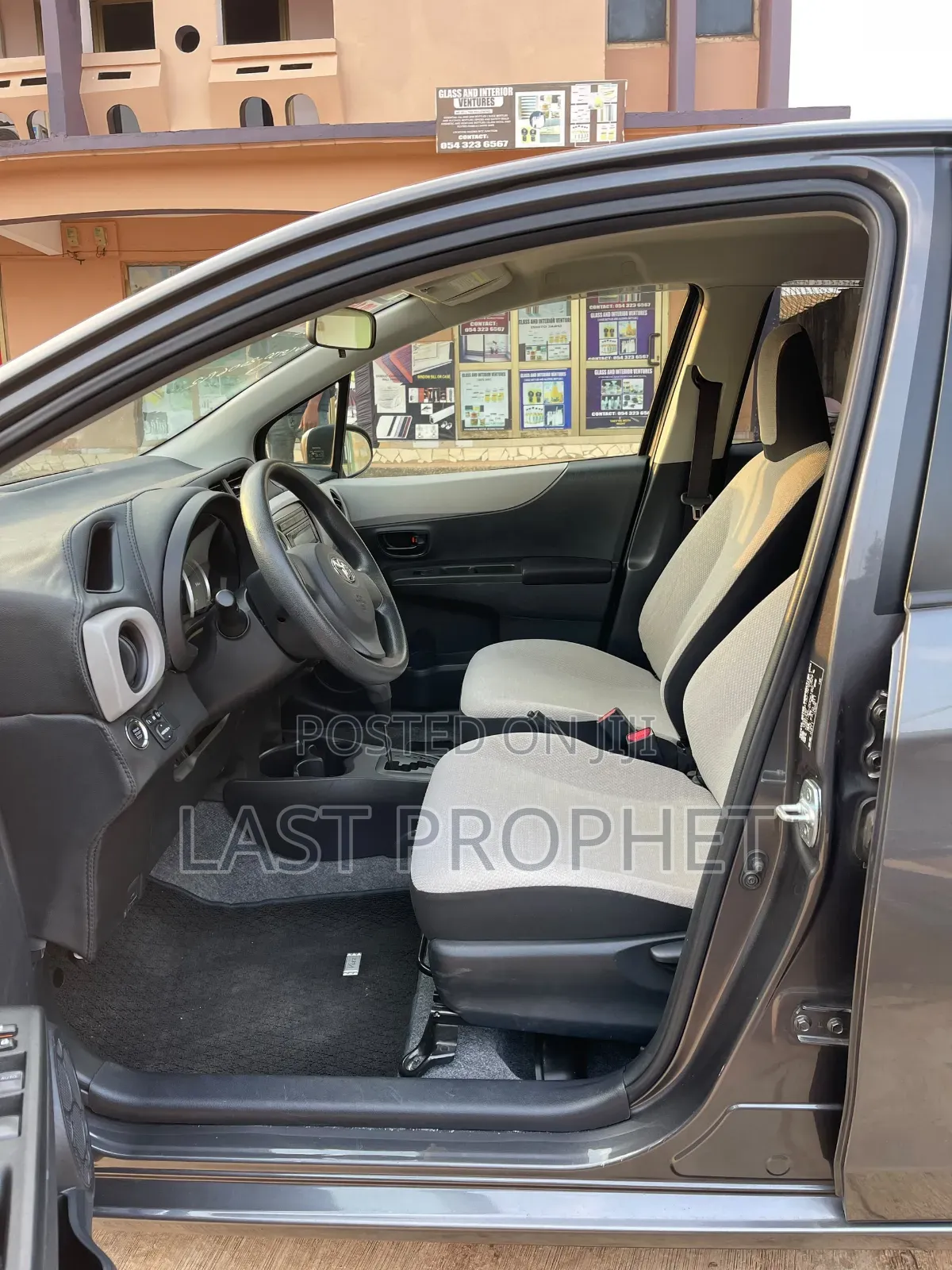 Toyota Vitz 2013 Gray