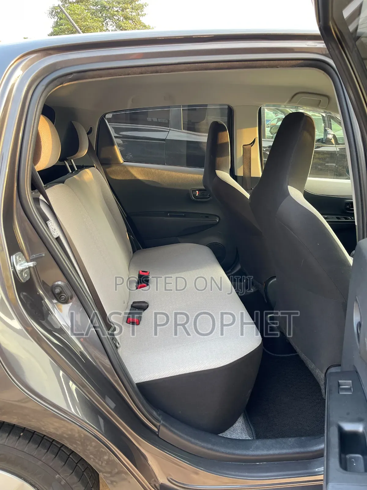 Toyota Vitz 2013 Gray