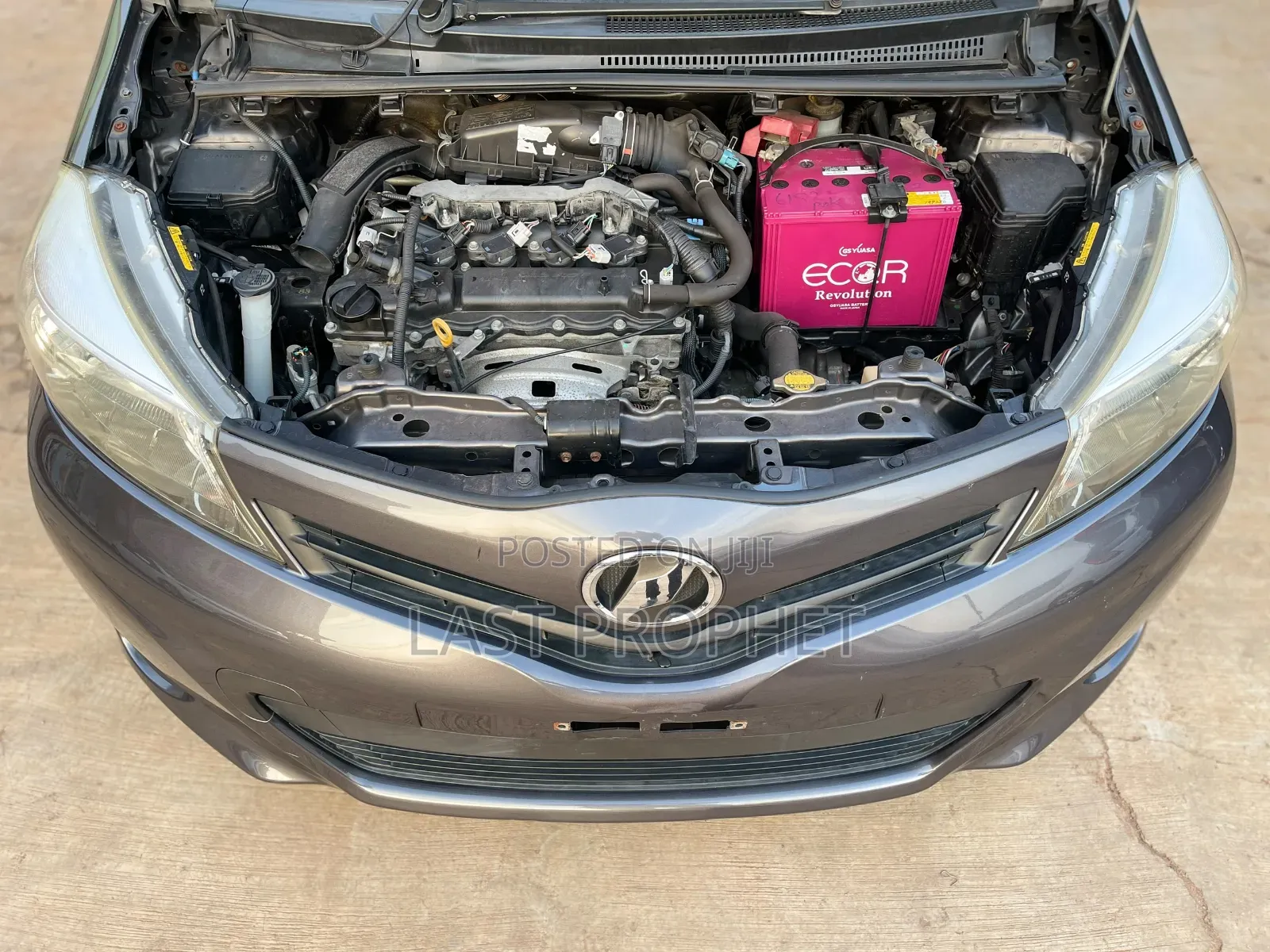 Toyota Vitz 2013 Gray