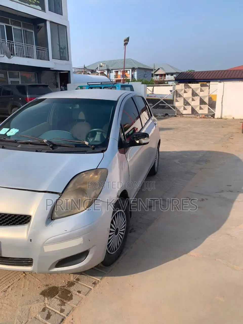 Toyota Vitz 1.0 FWD 3dr 2010 Silver