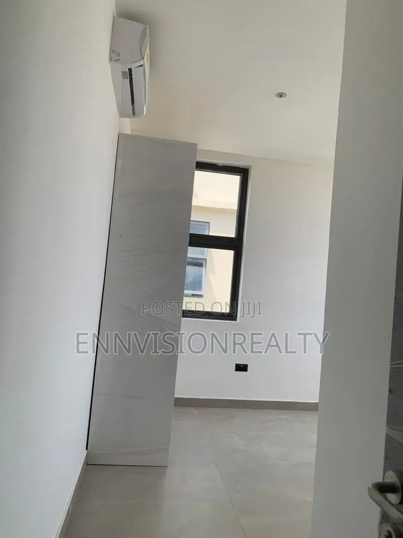2bdrm Townhouse/Terrace in The Mall for sale