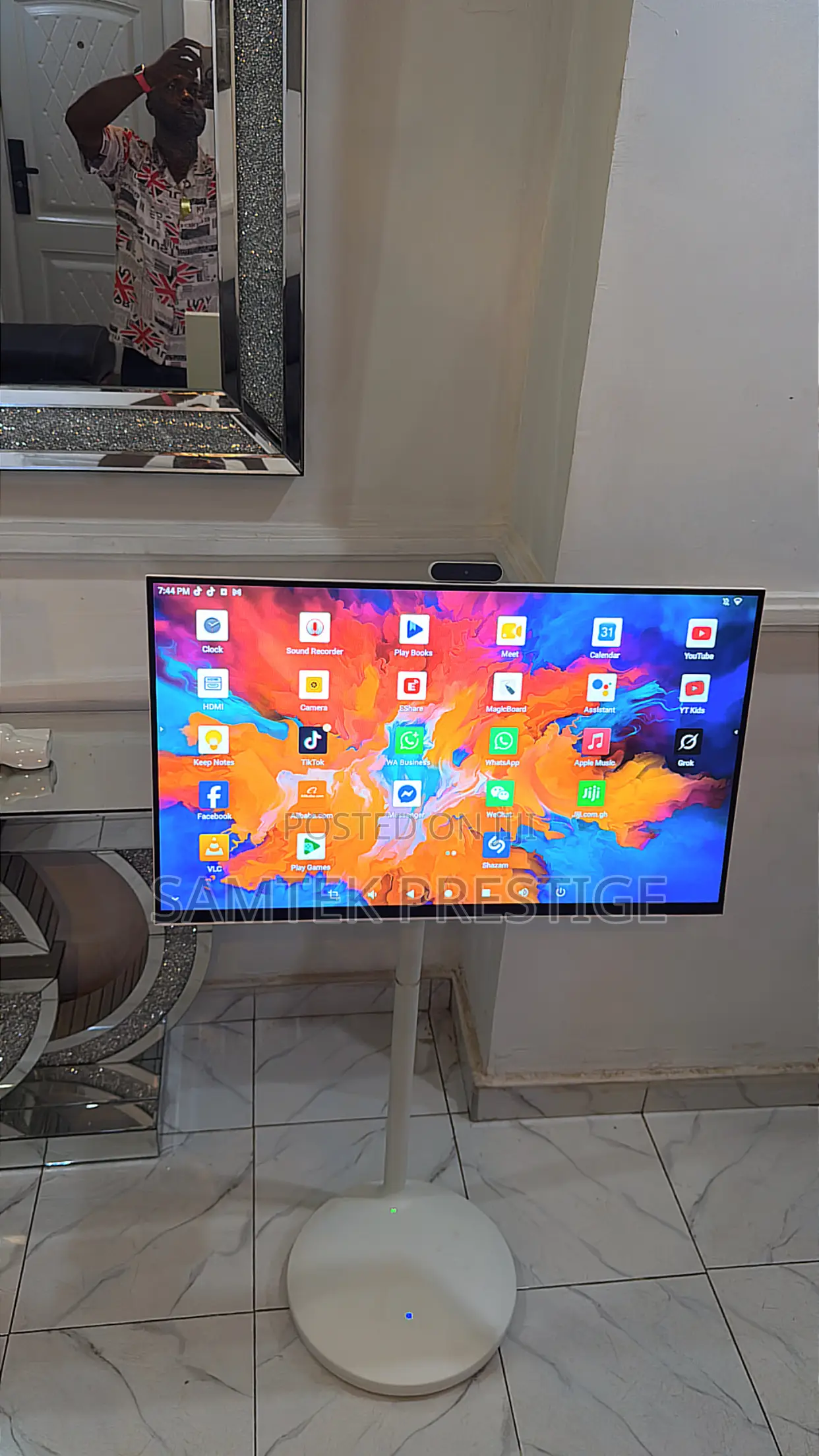 SamTek 32inch Rechargeable Stand by Me TV