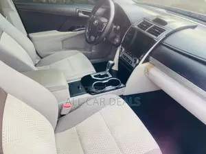 Toyota Camry LE 4dr Sedan (2.5L 4cyl 6A) 2014