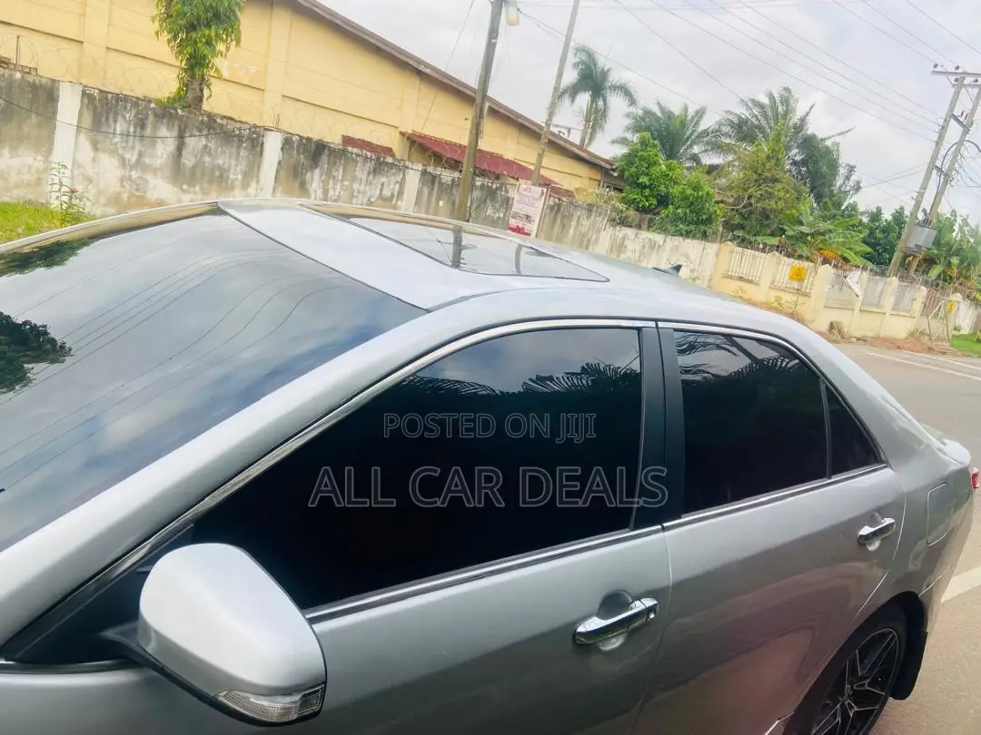 Toyota Camry LE 4dr Sedan (2.5L 4cyl 6A) 2014