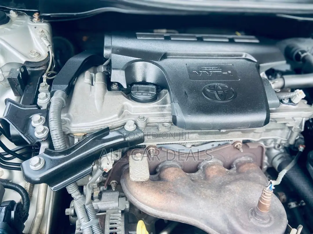 Toyota Camry LE 4dr Sedan (2.5L 4cyl 6A) 2014