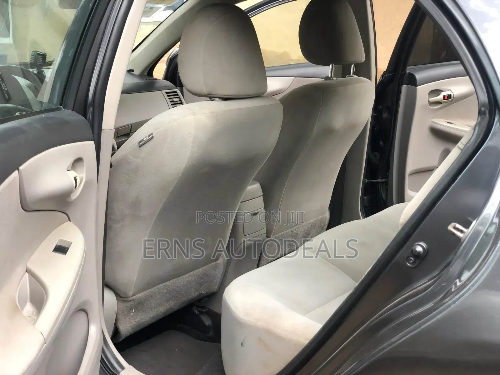 Toyota Corolla LE 4dr Sedan (1.8L 4cyl 4A) 2013 Gray
