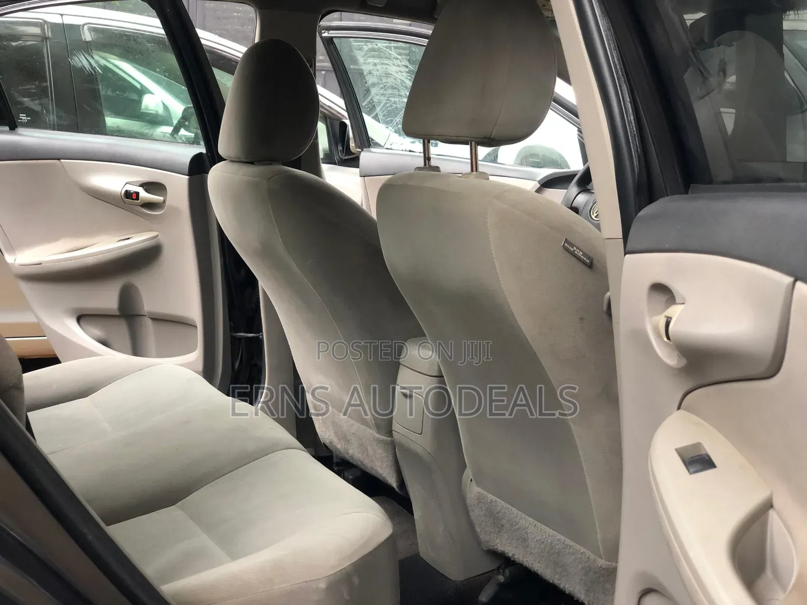 Toyota Corolla LE 4dr Sedan (1.8L 4cyl 4A) 2013 Gray