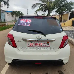 Toyota Vitz 2013 White