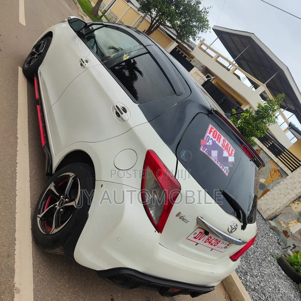 Toyota Vitz 2013 White