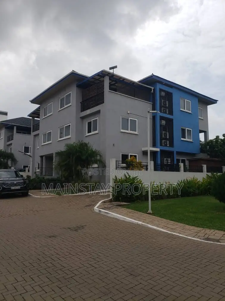 4bdrm Townhouse / Terrace in Mainstay Estates, Cantonments for rent