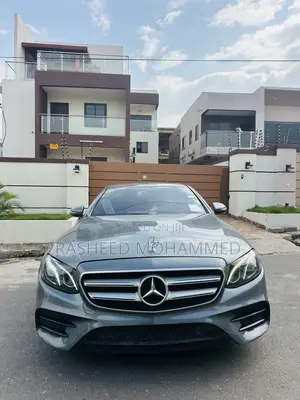 Mercedes-Benz E300 4Matic AWD Sedan (2.0L 4cyl 9A) 2017 Gray