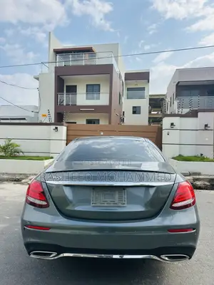 Mercedes-Benz E300 4Matic AWD Sedan (2.0L 4cyl 9A) 2017 Gray