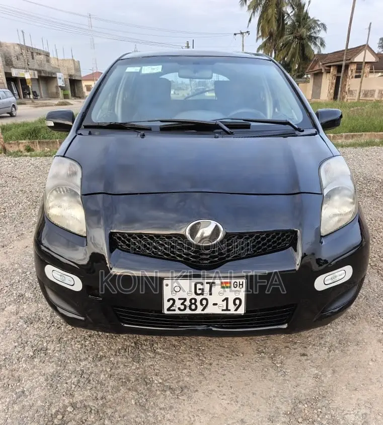 Toyota Vitz 1.3 FWD 5dr 2010 Black