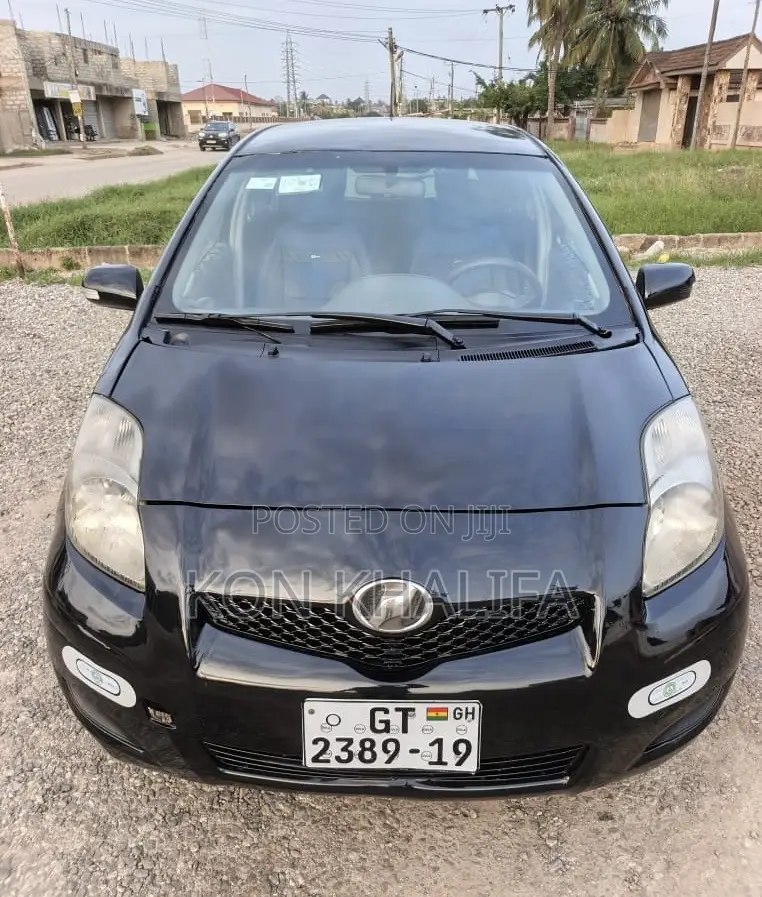 Toyota Vitz 1.3 FWD 5dr 2010 Black