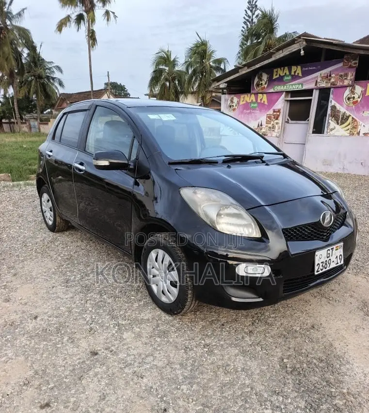 Toyota Vitz 1.3 FWD 5dr 2010 Black