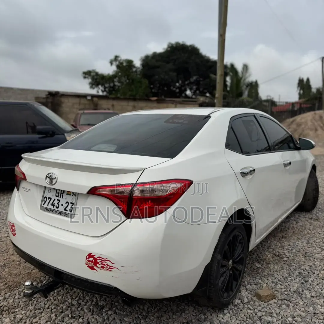 Toyota Corolla 2015 White
