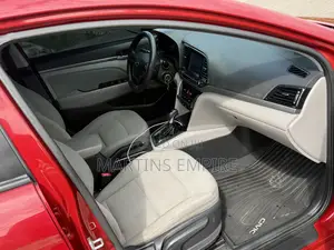 Hyundai Elantra ECO Sedan FWD (1.4L 4cyl 7A) 2017 Red