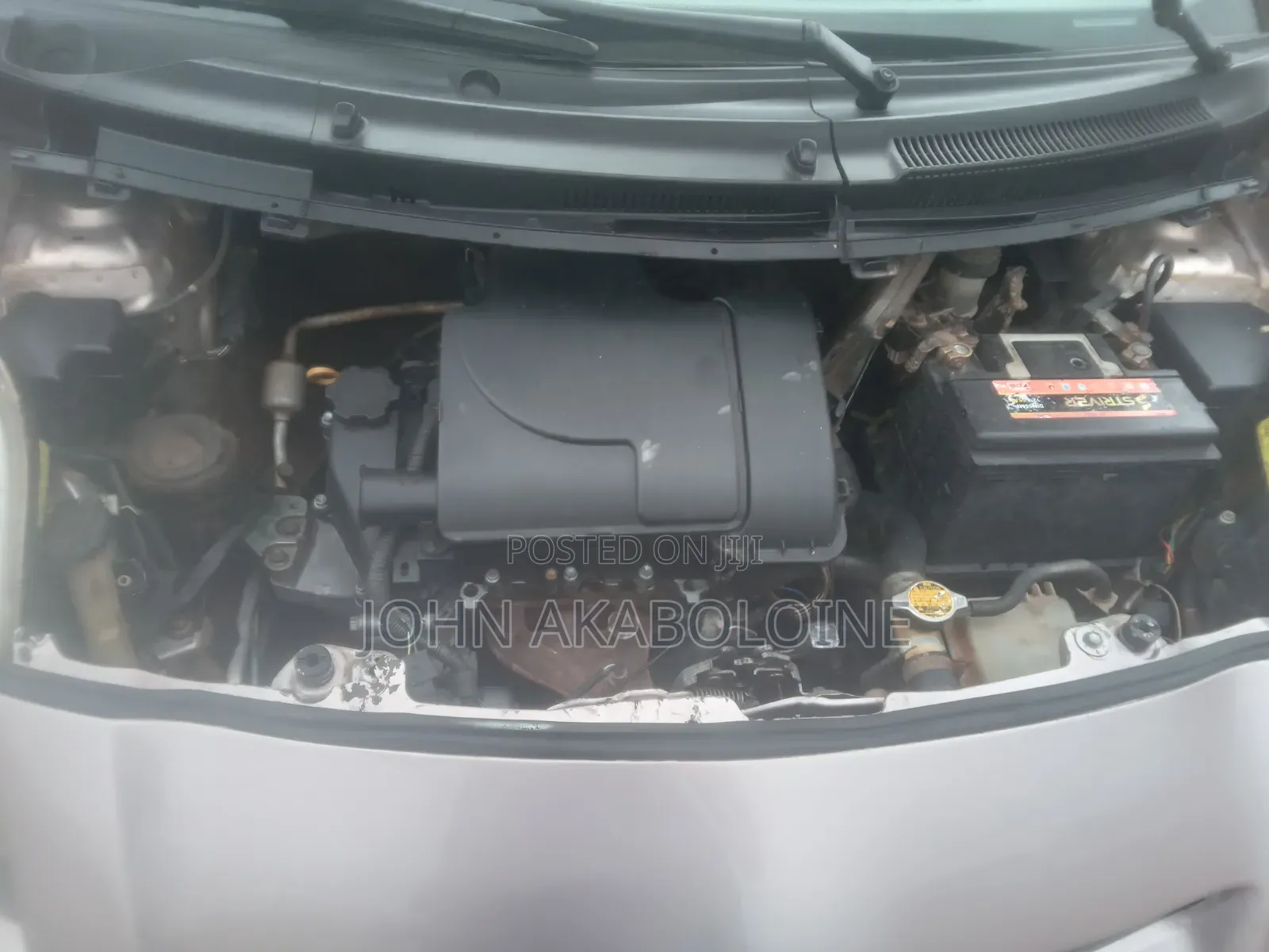 Toyota Vitz 2010 Silver