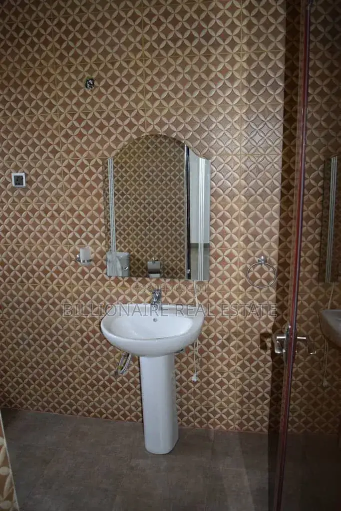 6bdrm Apartment in Aputuogya Abountem, Kumasi Metropolitan for sale