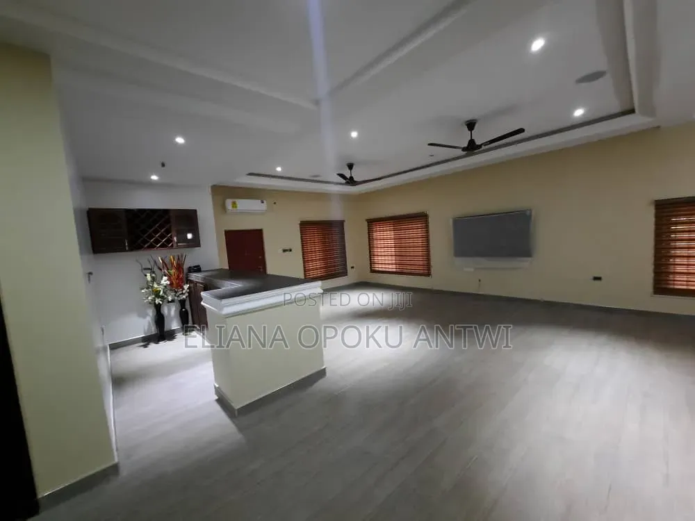 6bdrm Apartment in Aputuogya Abountem, Kumasi Metropolitan for sale