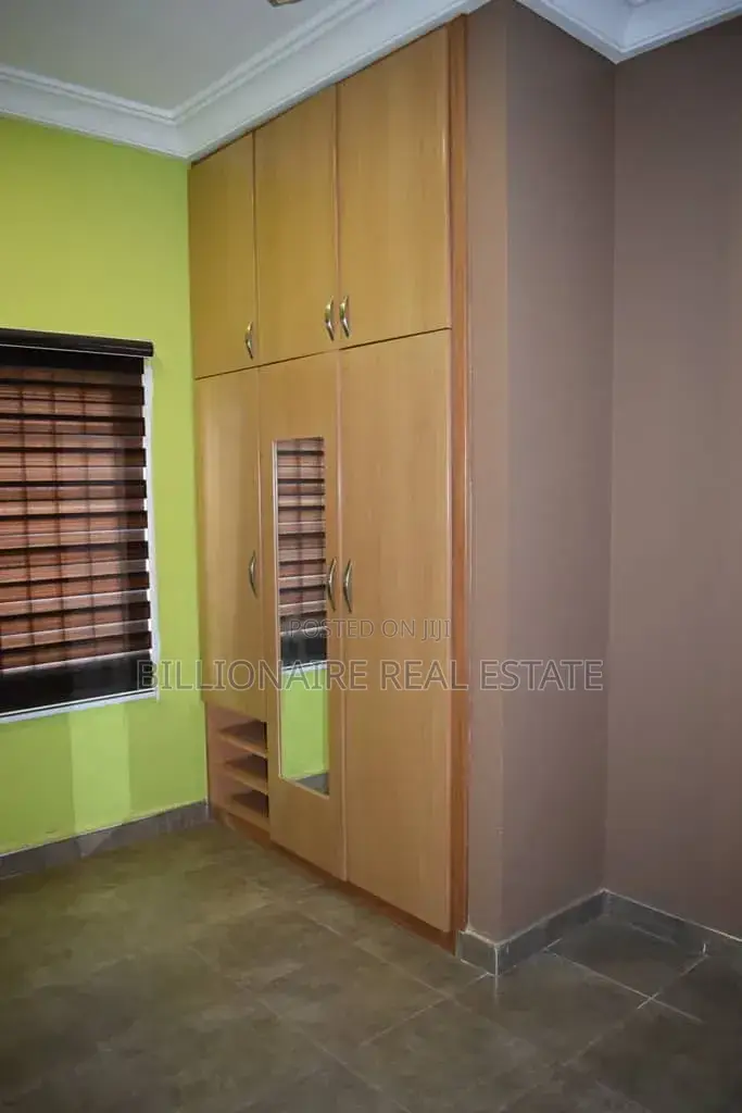 6bdrm Apartment in Aputuogya Abountem, Kumasi Metropolitan for sale