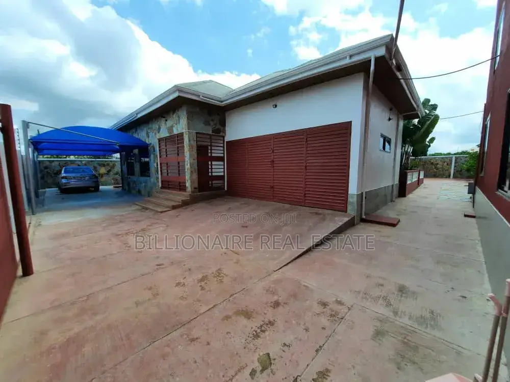 6bdrm Apartment in Aputuogya Abountem, Kumasi Metropolitan for sale