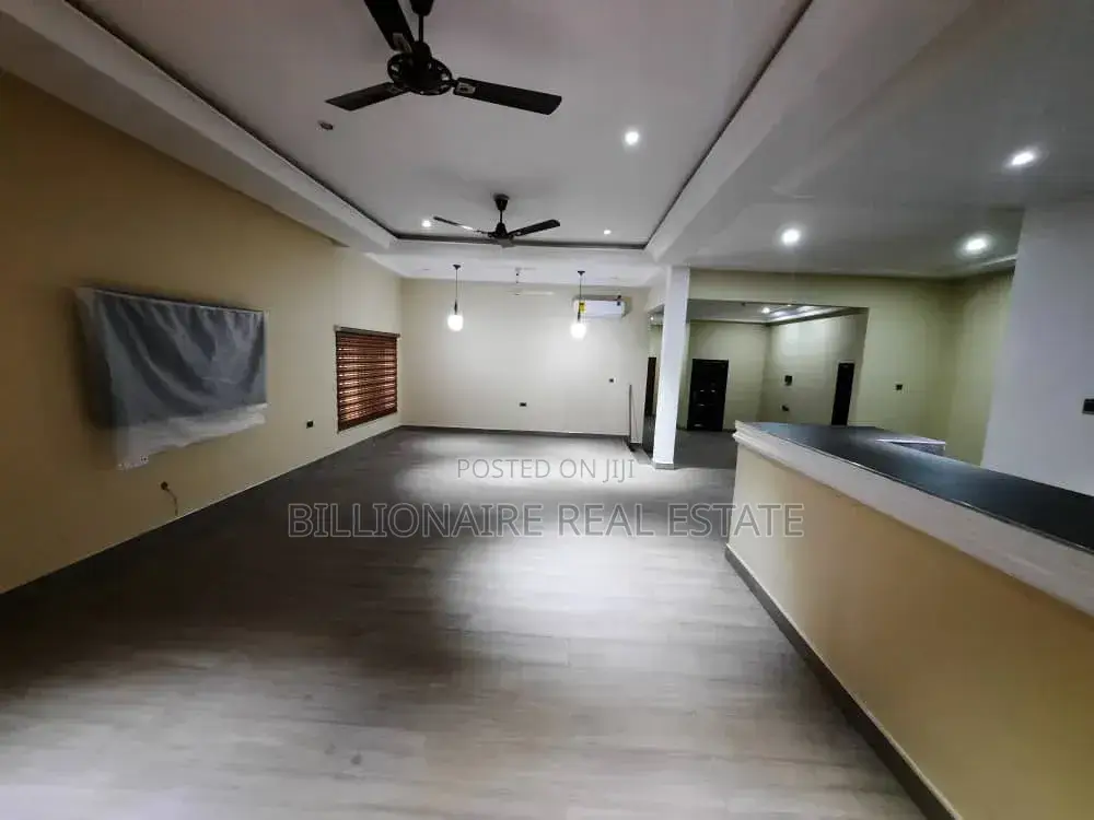 6bdrm Apartment in Aputuogya Abountem, Kumasi Metropolitan for sale