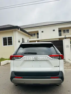 Toyota RAV4 XLE AWD 2023 White