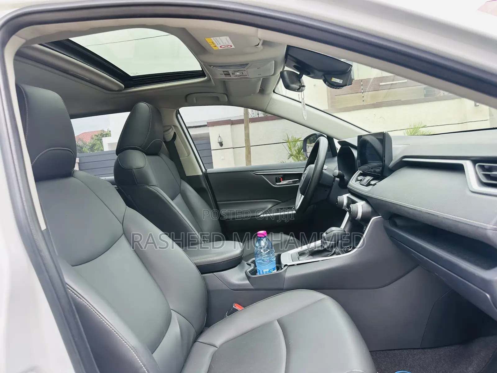 Toyota RAV4 XLE AWD 2023 White
