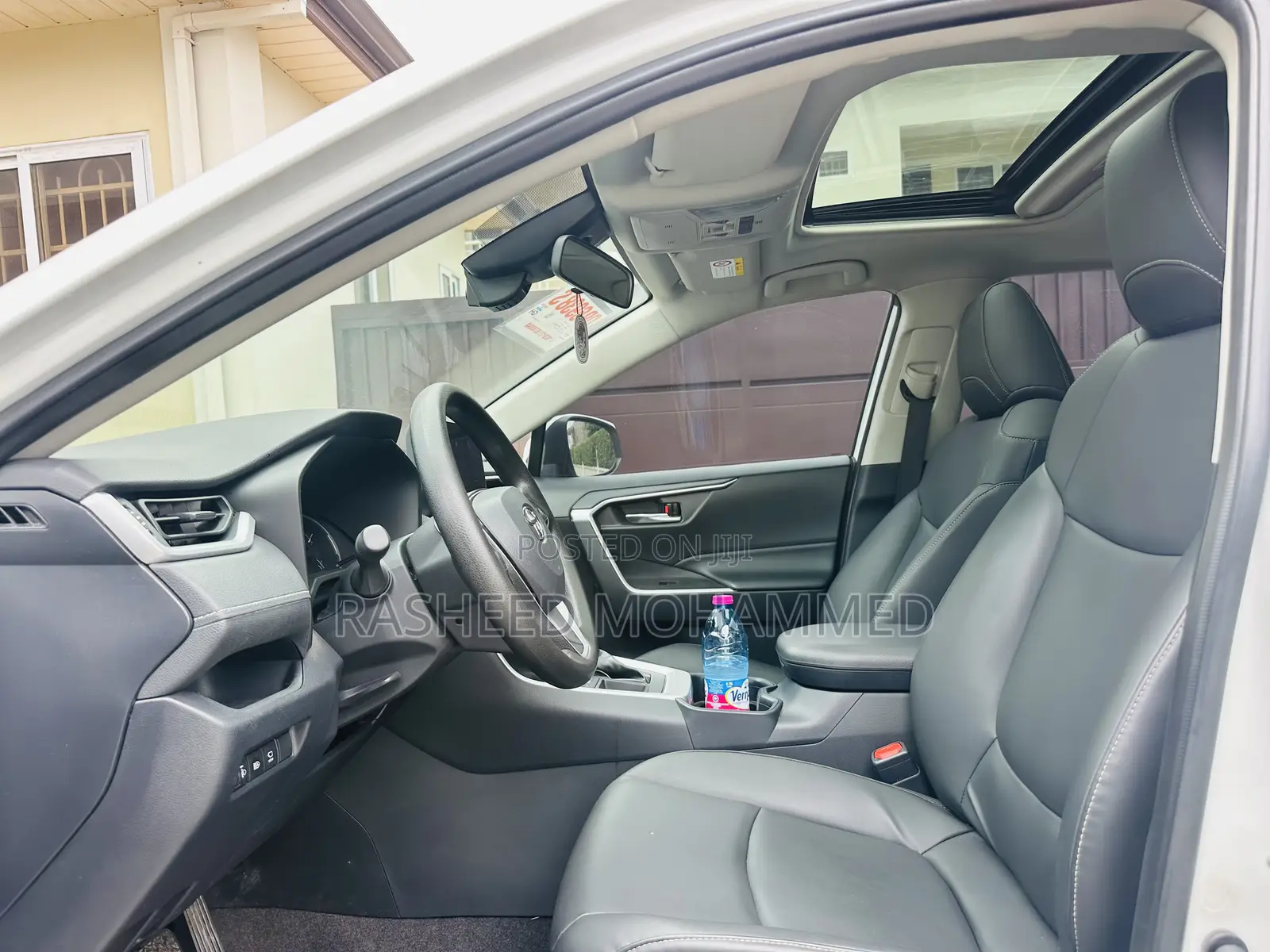 Toyota RAV4 XLE AWD 2023 White