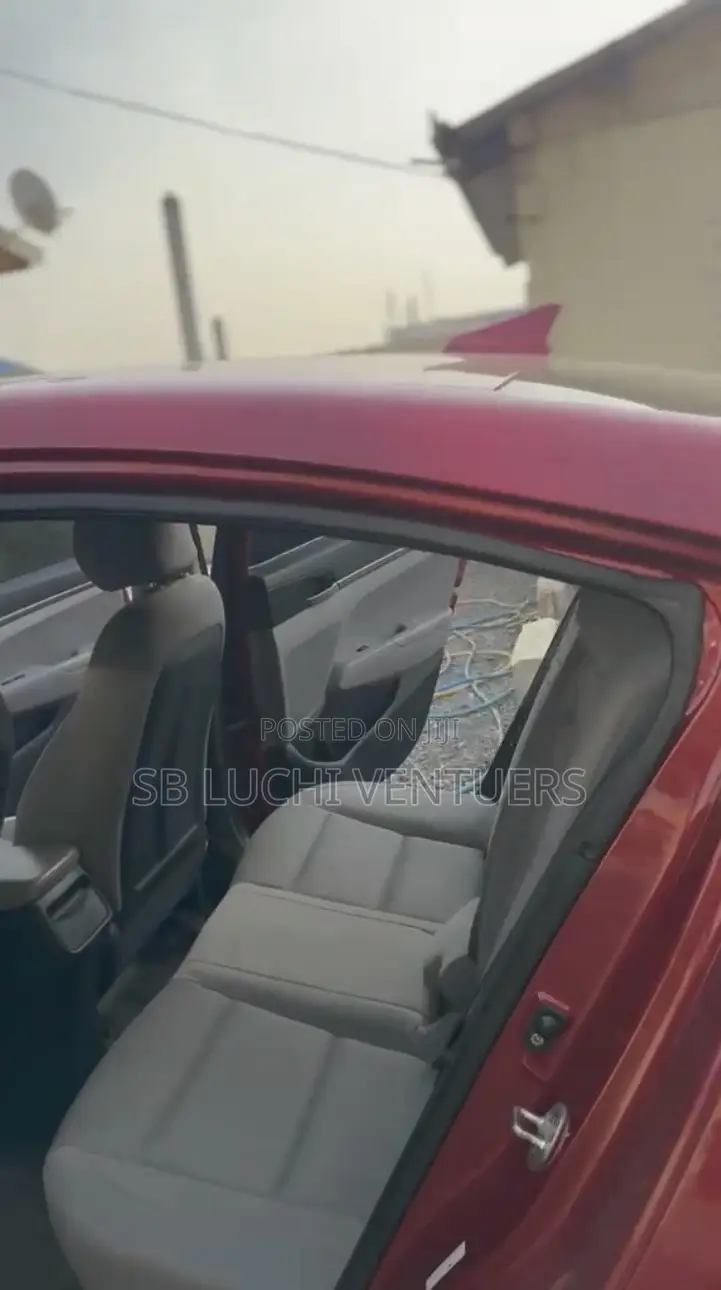 Hyundai Elantra 2017 Red