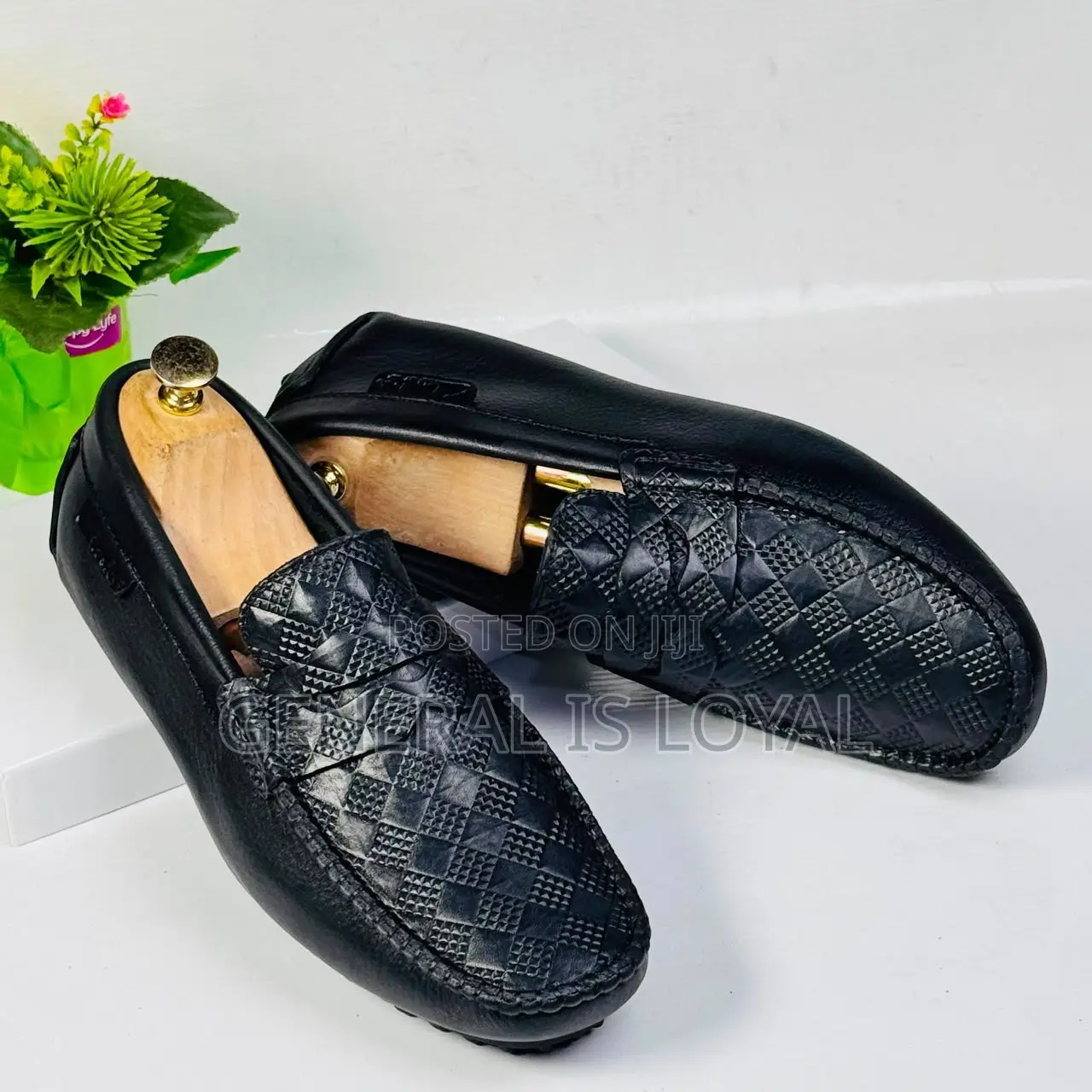 Simple Men’s Leather Clark’s Loafers