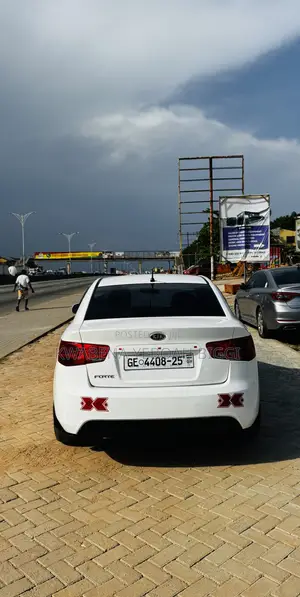 Kia Forte EX Hatchback 2013 White