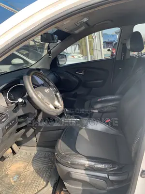 Hyundai Tucson Limited AWD 2013 White