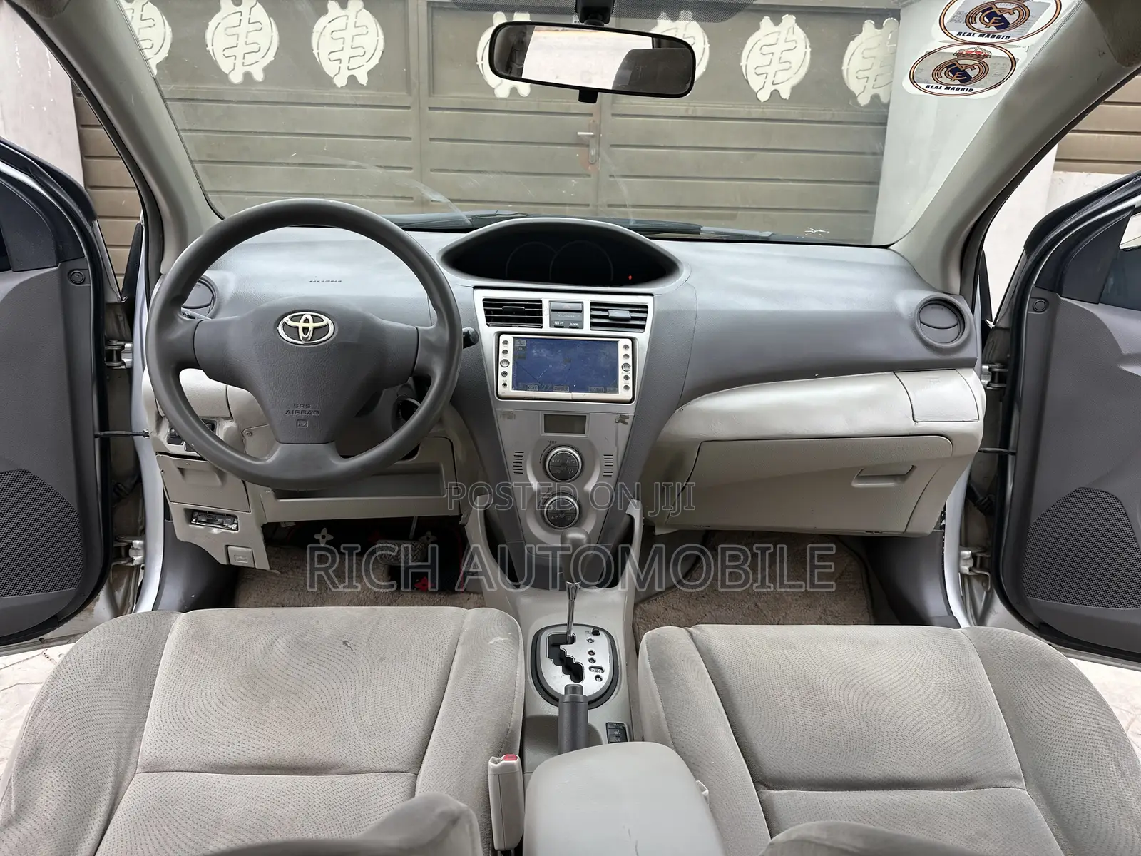 Toyota Belta 2010 Silver
